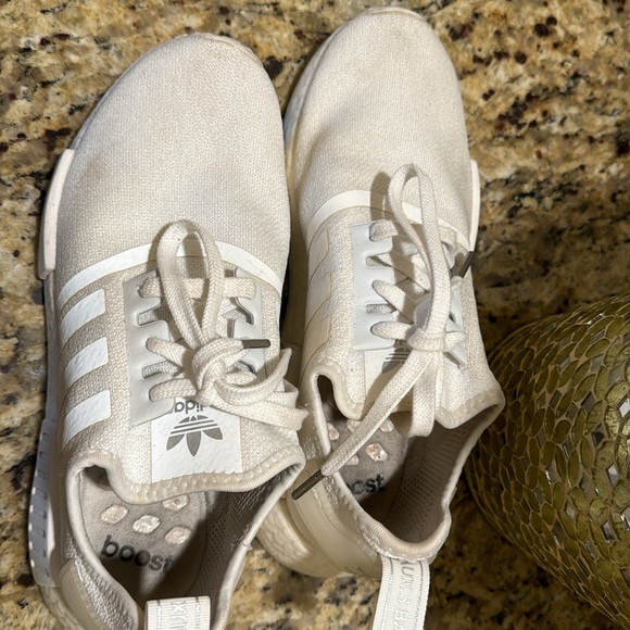 Adidas Women’s Size 9 - Picture 2 of 5